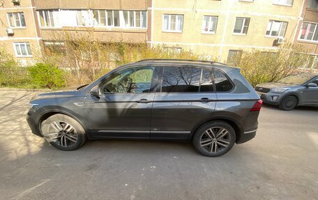 Volkswagen Tiguan II, 2021 год, 3 300 000 рублей, 21 фотография