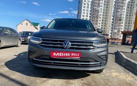 Volkswagen Tiguan II, 2021 год, 3 300 000 рублей, 19 фотография