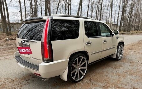 Cadillac Escalade III, 2012 год, 2 650 000 рублей, 6 фотография