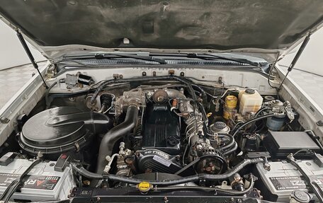 Toyota Land Cruiser 100 рестайлинг 2, 2007 год, 2 549 000 рублей, 10 фотография