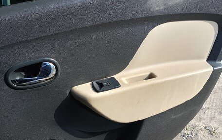 Renault Logan II, 2014 год, 700 000 рублей, 13 фотография