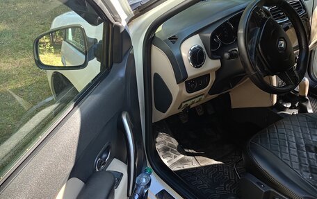 Renault Logan II, 2014 год, 700 000 рублей, 27 фотография