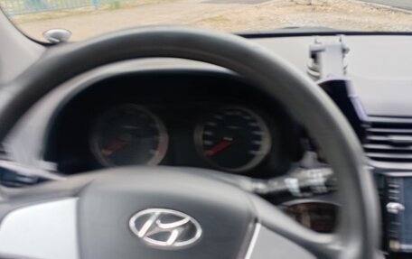 Hyundai Solaris II рестайлинг, 2011 год, 720 000 рублей, 5 фотография