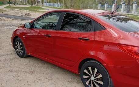 Hyundai Solaris II рестайлинг, 2011 год, 720 000 рублей, 8 фотография