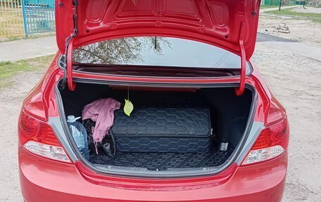 Hyundai Solaris II рестайлинг, 2011 год, 720 000 рублей, 6 фотография