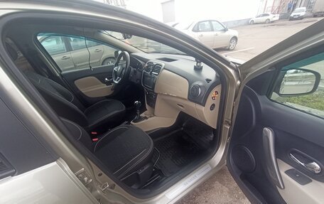 Renault Logan II, 2018 год, 920 000 рублей, 15 фотография