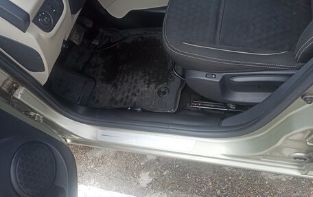 Renault Logan II, 2018 год, 920 000 рублей, 18 фотография