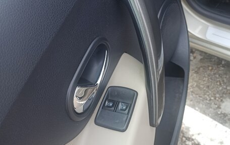 Renault Logan II, 2018 год, 920 000 рублей, 20 фотография