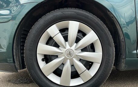 Toyota Avensis III рестайлинг, 2005 год, 682 000 рублей, 9 фотография