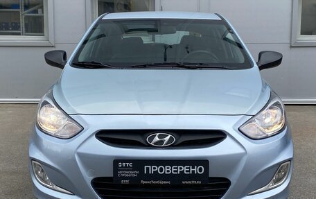 Hyundai Solaris II рестайлинг, 2011 год, 855 000 рублей, 2 фотография