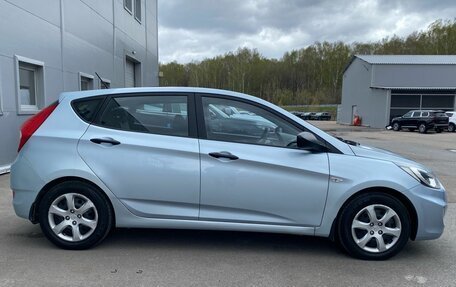 Hyundai Solaris II рестайлинг, 2011 год, 855 000 рублей, 5 фотография