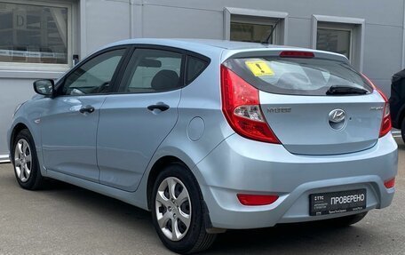 Hyundai Solaris II рестайлинг, 2011 год, 855 000 рублей, 8 фотография