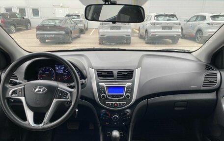 Hyundai Solaris II рестайлинг, 2011 год, 855 000 рублей, 17 фотография