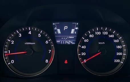 Hyundai Solaris II рестайлинг, 2011 год, 855 000 рублей, 16 фотография