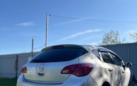 Opel Astra J, 2012 год, 600 000 рублей, 2 фотография