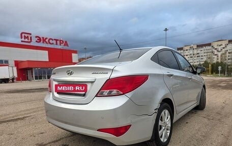 Hyundai Solaris II рестайлинг, 2015 год, 1 030 000 рублей, 3 фотография