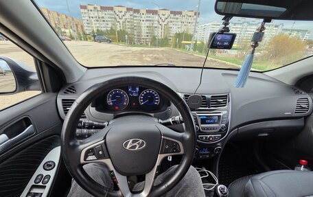 Hyundai Solaris II рестайлинг, 2015 год, 1 030 000 рублей, 9 фотография