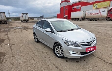 Hyundai Solaris II рестайлинг, 2015 год, 1 030 000 рублей, 4 фотография