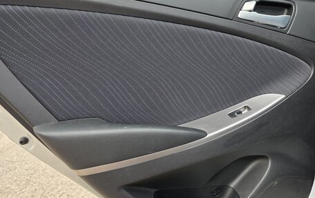 Hyundai Solaris II рестайлинг, 2015 год, 1 030 000 рублей, 17 фотография