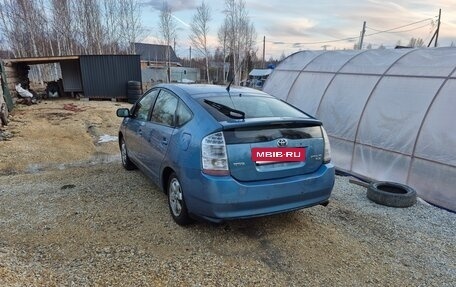 Toyota Prius, 2004 год, 590 000 рублей, 8 фотография