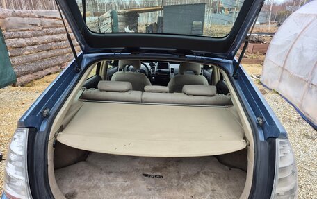 Toyota Prius, 2004 год, 590 000 рублей, 15 фотография