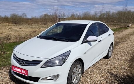 Hyundai Solaris II рестайлинг, 2016 год, 900 000 рублей, 1 фотография