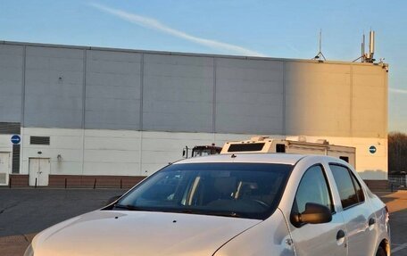 Renault Logan II, 2017 год, 480 000 рублей, 2 фотография