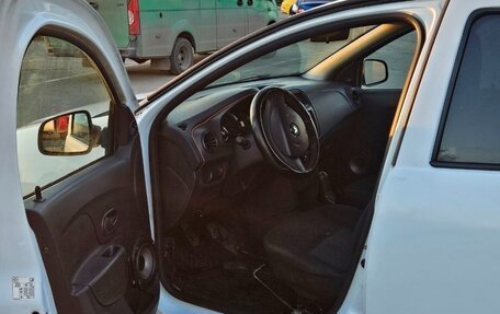 Renault Logan II, 2017 год, 480 000 рублей, 5 фотография