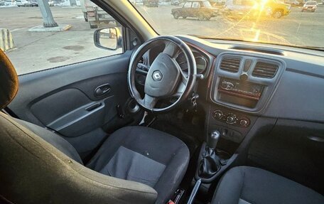 Renault Logan II, 2017 год, 480 000 рублей, 6 фотография