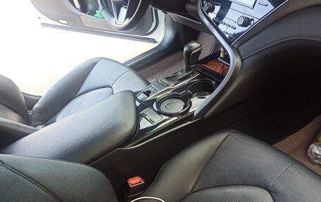 Toyota Camry, 2018 год, 2 950 000 рублей, 6 фотография