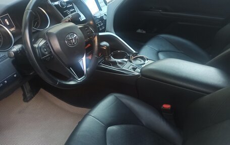 Toyota Camry, 2018 год, 2 950 000 рублей, 5 фотография