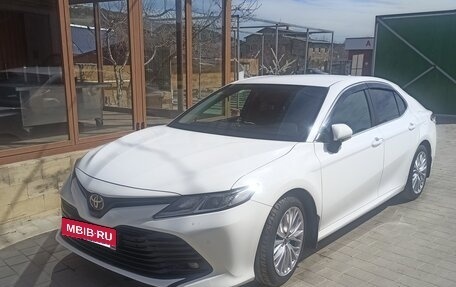 Toyota Camry, 2018 год, 2 950 000 рублей, 2 фотография