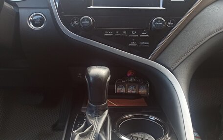 Toyota Camry, 2018 год, 2 950 000 рублей, 19 фотография