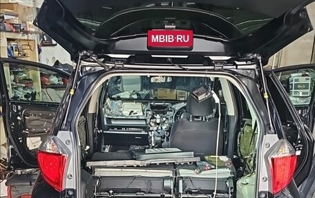 Toyota Ractis II, 2011 год, 1 250 000 рублей, 24 фотография