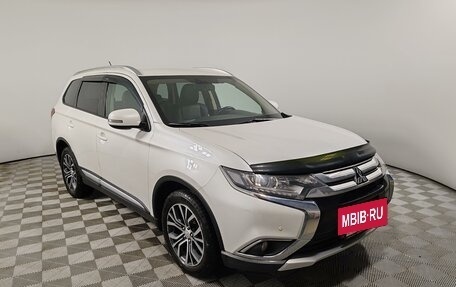 Mitsubishi Outlander III рестайлинг 3, 2015 год, 1 749 000 рублей, 3 фотография