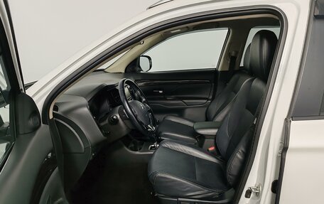 Mitsubishi Outlander III рестайлинг 3, 2015 год, 1 749 000 рублей, 17 фотография