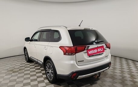 Mitsubishi Outlander III рестайлинг 3, 2015 год, 1 749 000 рублей, 7 фотография