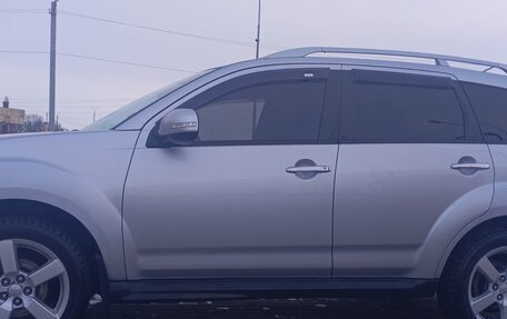 Mitsubishi Outlander III рестайлинг 3, 2010 год, 1 080 000 рублей, 2 фотография