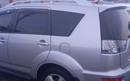 Mitsubishi Outlander III рестайлинг 3, 2010 год, 1 080 000 рублей, 15 фотография