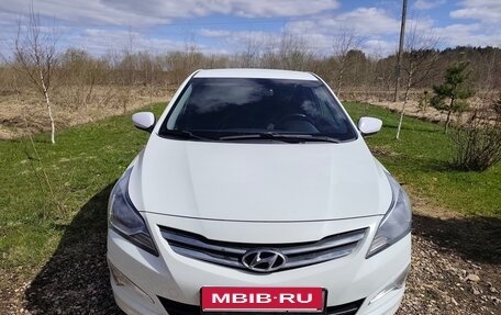 Hyundai Solaris II рестайлинг, 2016 год, 900 000 рублей, 3 фотография