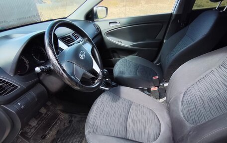 Hyundai Solaris II рестайлинг, 2016 год, 900 000 рублей, 14 фотография