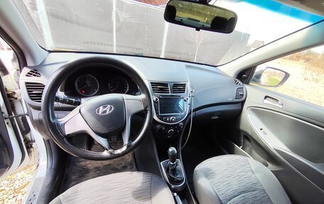 Hyundai Solaris II рестайлинг, 2016 год, 900 000 рублей, 15 фотография