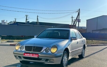 Mercedes-Benz E-Класс, 1999 год, 520 000 рублей, 1 фотография