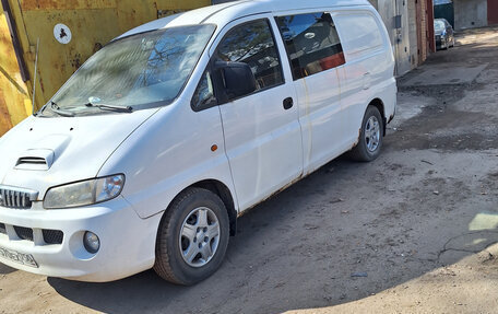 Hyundai H-1 II рестайлинг, 2003 год, 450 000 рублей, 2 фотография