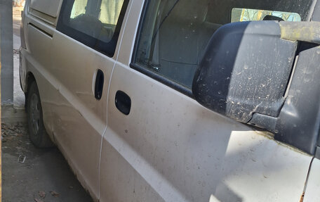 Hyundai H-1 II рестайлинг, 2003 год, 450 000 рублей, 4 фотография