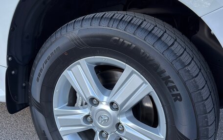 Toyota Land Cruiser 200, 2010 год, 4 370 000 рублей, 10 фотография