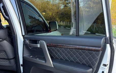 Toyota Land Cruiser 200, 2010 год, 4 370 000 рублей, 20 фотография