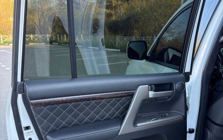 Toyota Land Cruiser 200, 2010 год, 4 370 000 рублей, 21 фотография