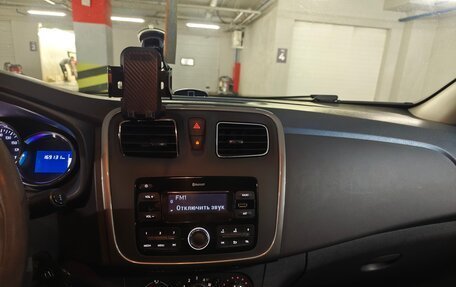 Renault Logan II, 2017 год, 690 000 рублей, 10 фотография