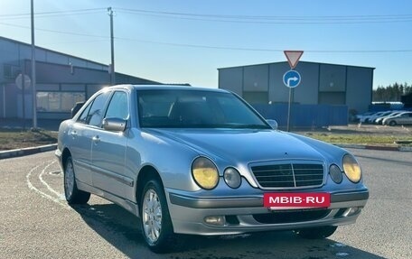Mercedes-Benz E-Класс, 1999 год, 520 000 рублей, 3 фотография